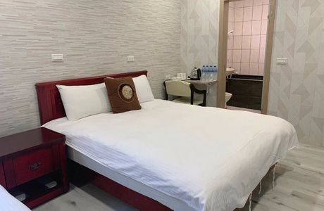 Jiaoxi Hot Spring Plaza