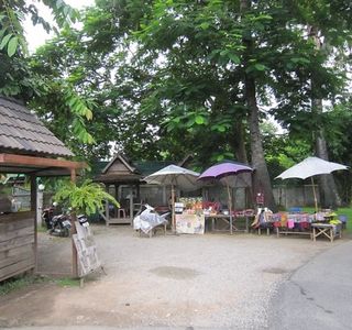 Wat Ton Kwen (Wat Intharawat)