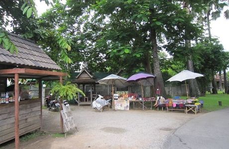 Wat Ton Kwen (Wat Intharawat)