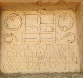 Area Funeraria de los Columbarios