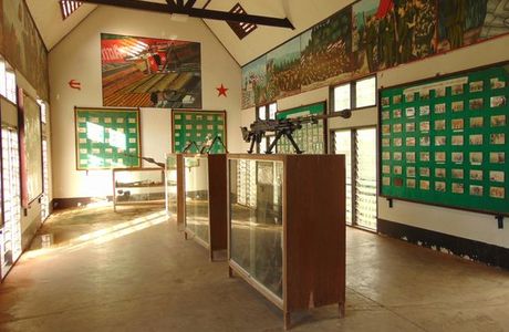 Thung Chang Sacrificial Monument and Thung Chang Military Museum