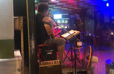 Acoustic Bar