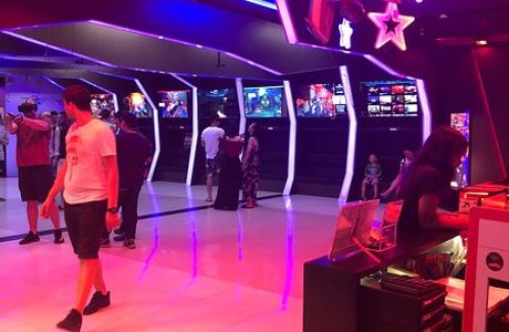 Game Space Laser Battle