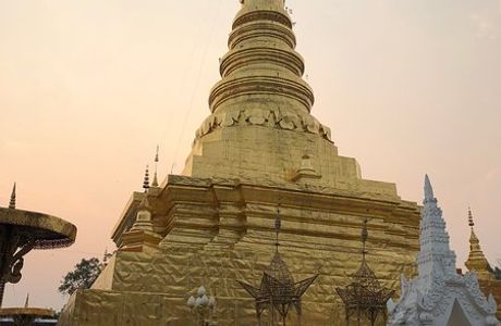 Wat Phra That Chae Haeng