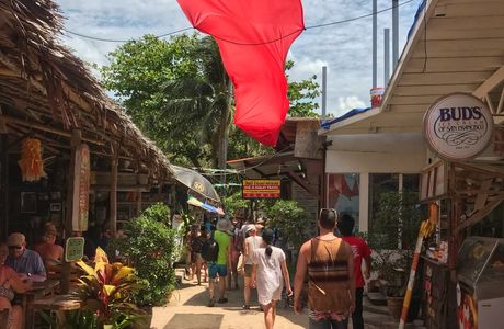 Railay Walking Street