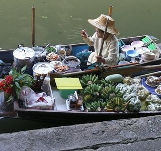 Bang Nok Khwaek Floating Market