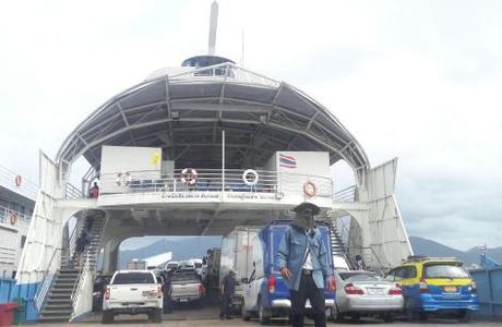 Ao Thammachat Pier