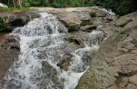 Lat Wanorn Waterfall
