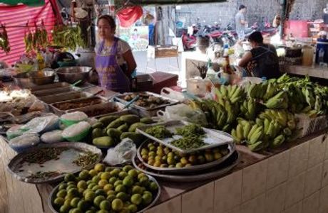 Mae Nam Morning Market