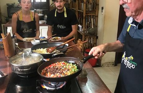 Green Bamboo Cooking School & Cafe