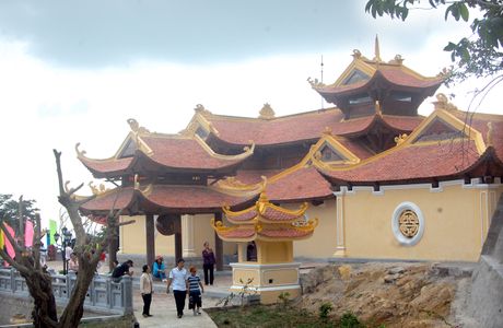 Van Son Pagoda