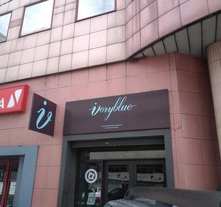 Ivory Blue Boutique de Cafe