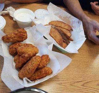Magoo's Pizza Delano