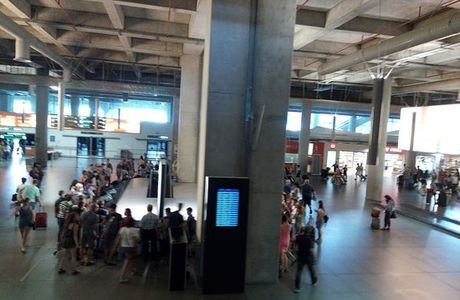 Aalaman Airport Transferrentacar