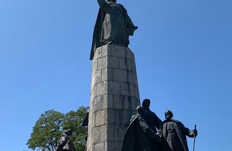 Monument on Zamkovaya Mountain