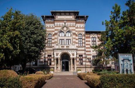 Folk Art Museum (Muzeul de Arta Populara)