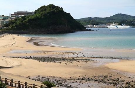 Kuyoshihama Beach
