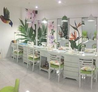 Nail Bar - Beauty Salon