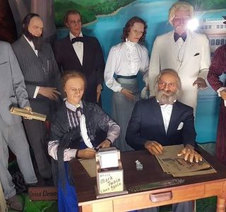 Haunted House on Hill Street Wax Museum