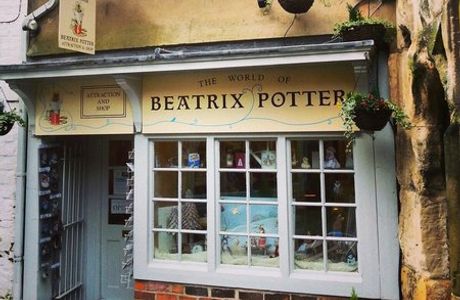 House of The Tailor of Gloucester - Beatrix Potter Shop and Museum