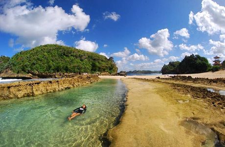 Batu Bengkung Beach