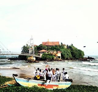 Matara Paravi Duwa Temple