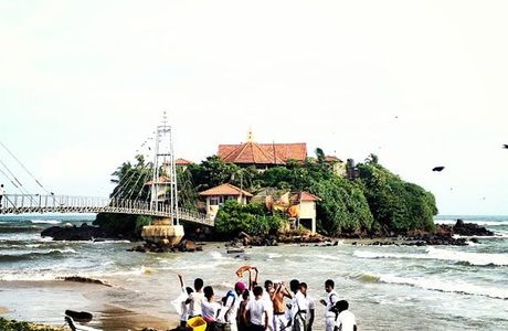 Matara Paravi Duwa Temple