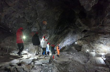 Cave Karaulnaya