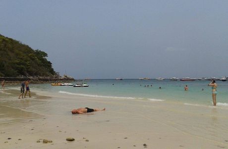 Ta Waen Beach