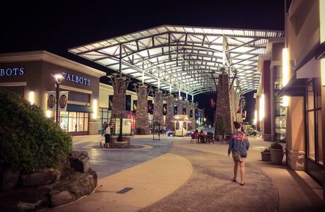 The Outlet Shops of Grand River