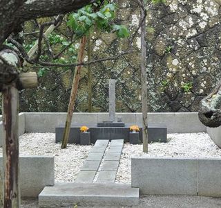 The Grave of Shimazaki Toson