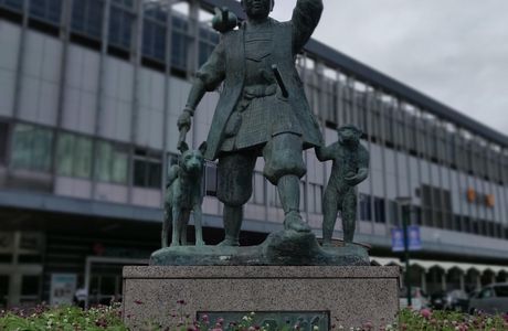 Momotaro Statue