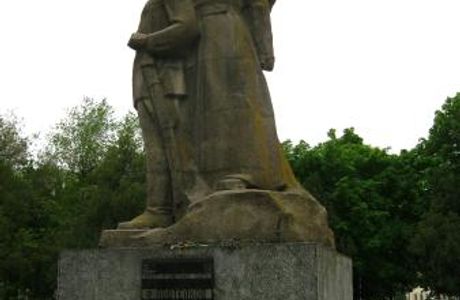 Monument to Podtelkov and Krivoshlykov