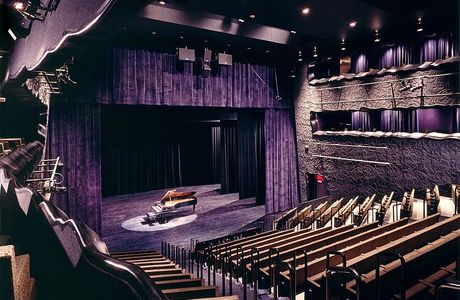 Illusion Theater