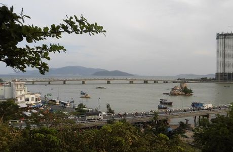Xom Bong Bridge