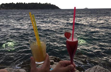 Valentino Cocktail & Champagene Bar