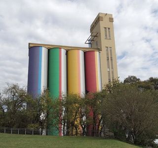 Silos Davis museo de arte contemporaneo