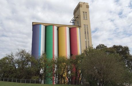 Silos Davis museo de arte contemporaneo