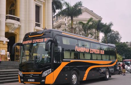 Fansipan Express Sapa Bus