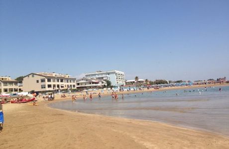 Stabilimento Balneare la Scogliera