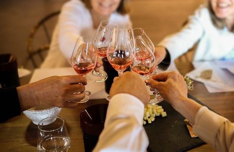 The Wine Connoisseurs