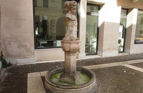 Fontana dei tre visi