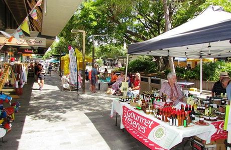 Sunday on Flinders. Cotters Markets