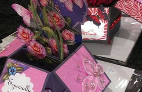 Carlyle Gardens Arts & Crafts Market