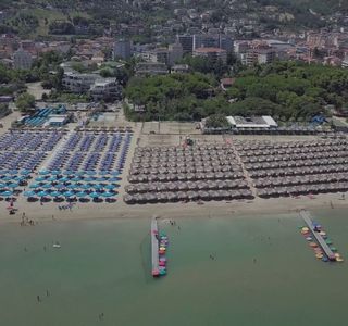 Stabilimento balneare Lo Zeffiro
