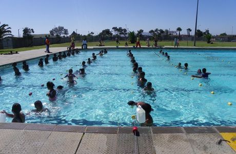 Shinjo Public Swimming Pool
