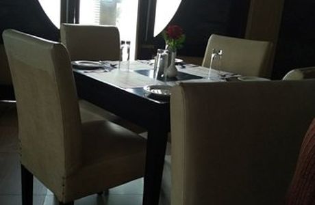Hotel Shiva Palace Bar