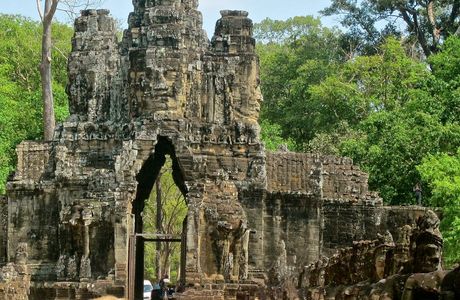 Angkor Entertain Tour