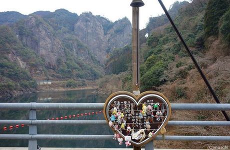 Kehogi Bridge Siawase no Kane Heart Rock Viewspot