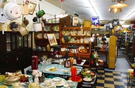 Yesterdays Treasures at Dee's